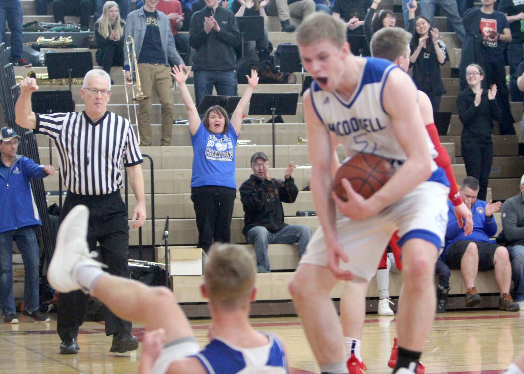 McDonell boys basketball vs Luck at Chi-Hi 3-9-19